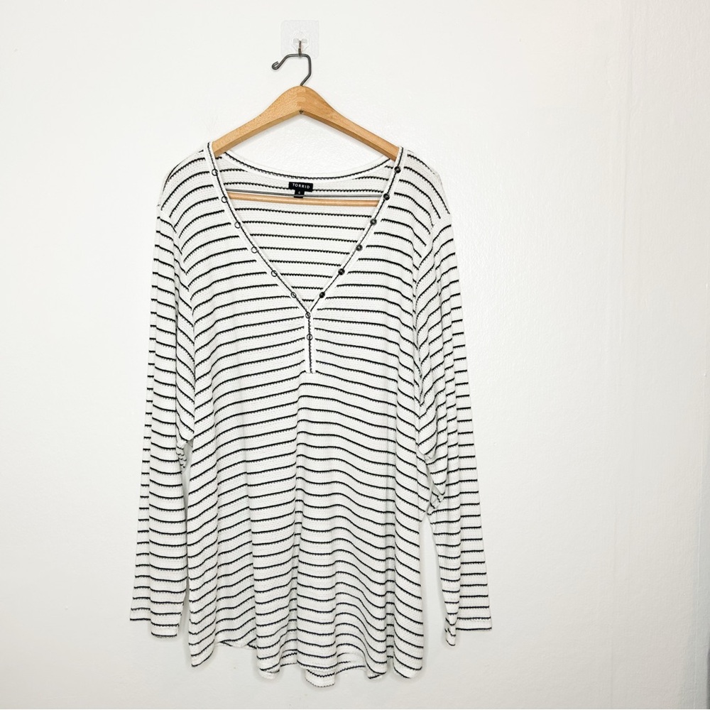 Torrid Waffle Snap Henley Long Sleeve Tee Black White Stripe Plus Size 6X - Picture 2 of 7